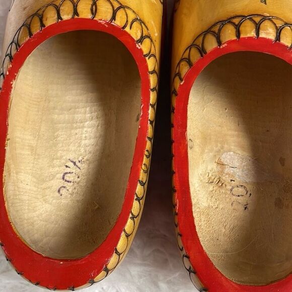 Wooden Holland Handcarved Shoes Home Decor Red and Tan Windmills READ - Picture 4 of 10